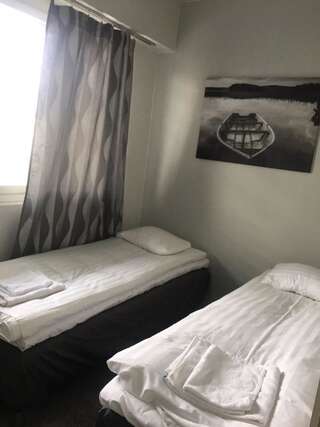 Хостелы HVC Hostel Turku Турку Двухместный номер с 1 кроватью и общей ванной комнатой-6